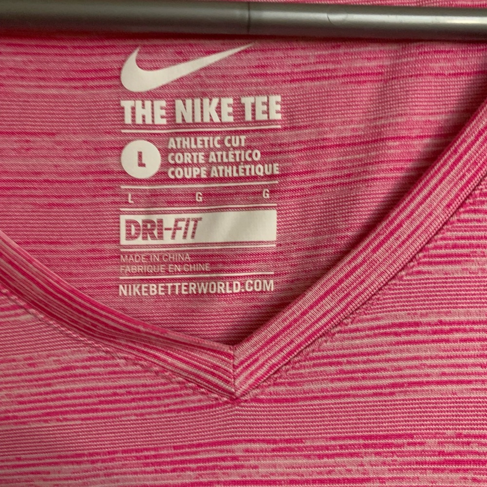 THE NIKE TEE ATHLETIC CUT - Picture 5 of 9
